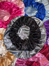 Load image into Gallery viewer, Mommy &amp; Me Reversible Bonnet with tightening strap - 6 Colors
