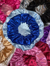 Load image into Gallery viewer, Mommy &amp; Me Reversible Bonnet with tightening strap - 6 Colors
