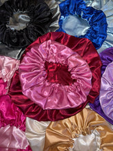 Load image into Gallery viewer, Mommy &amp; Me Reversible Bonnet with tightening strap - 6 Colors
